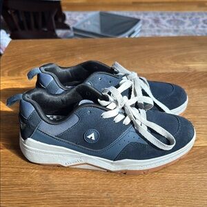 Airwalk White and Blue Sneakers with Cushioned Midsole .  Size 4